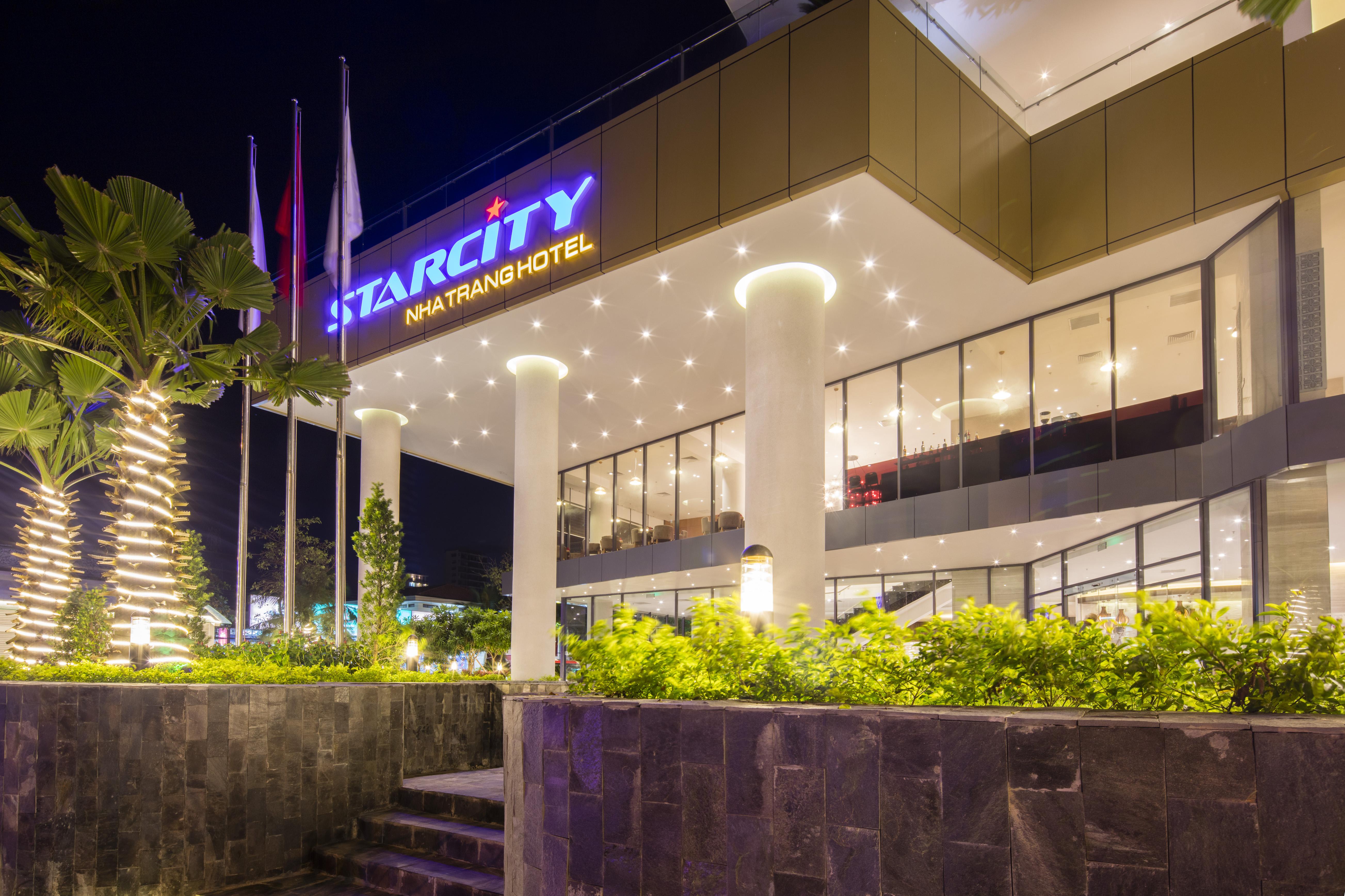 Starcity Hotel & Condotel Beachfront Nha Trang Exterior photo
