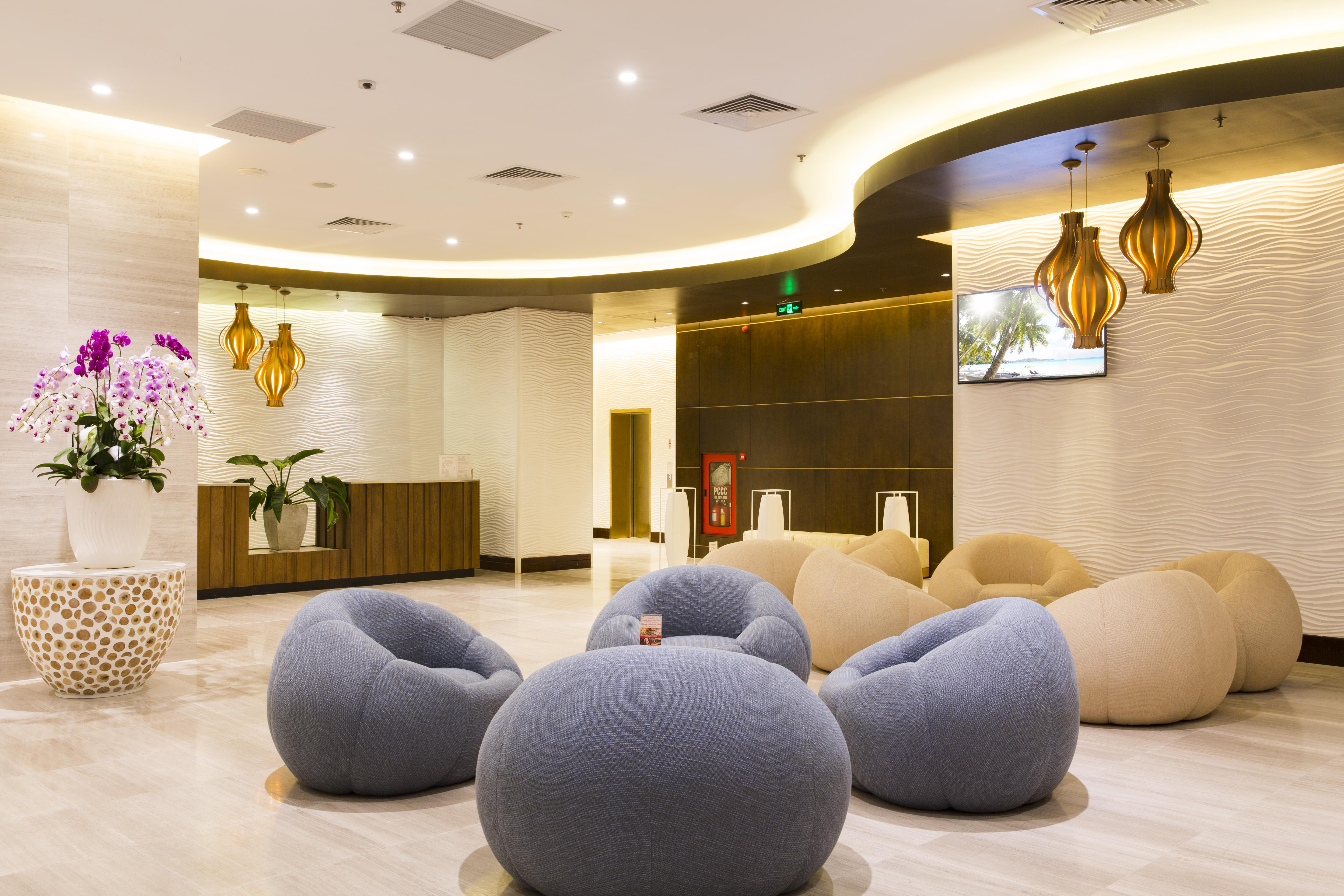 Starcity Hotel & Condotel Beachfront Nha Trang Exterior photo