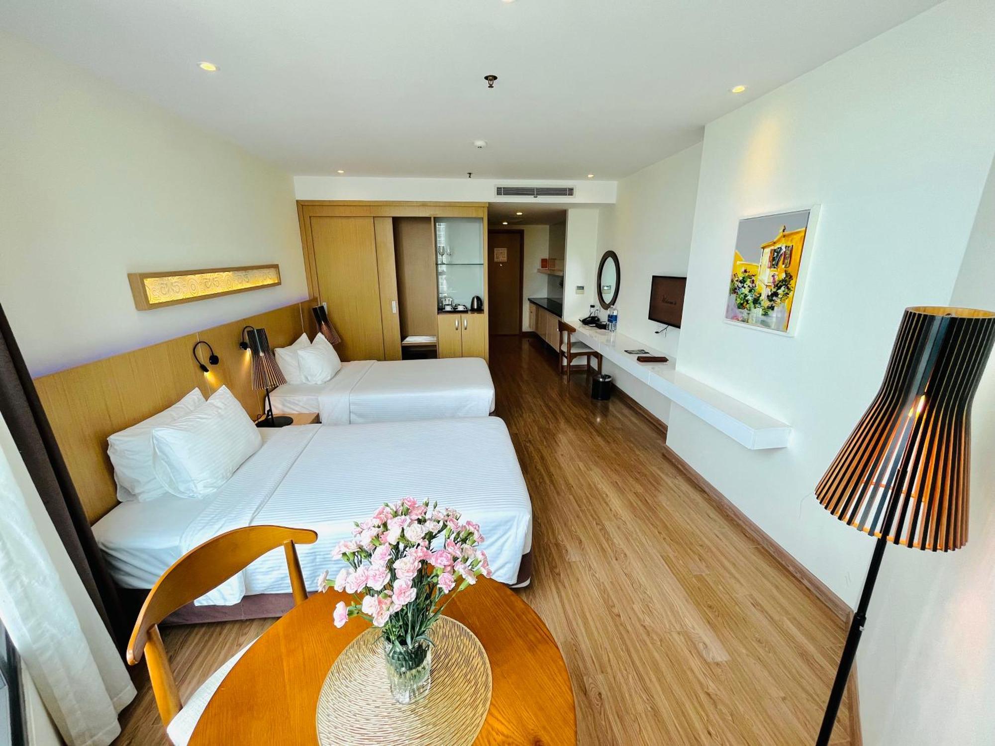 Starcity Hotel & Condotel Beachfront Nha Trang Exterior photo
