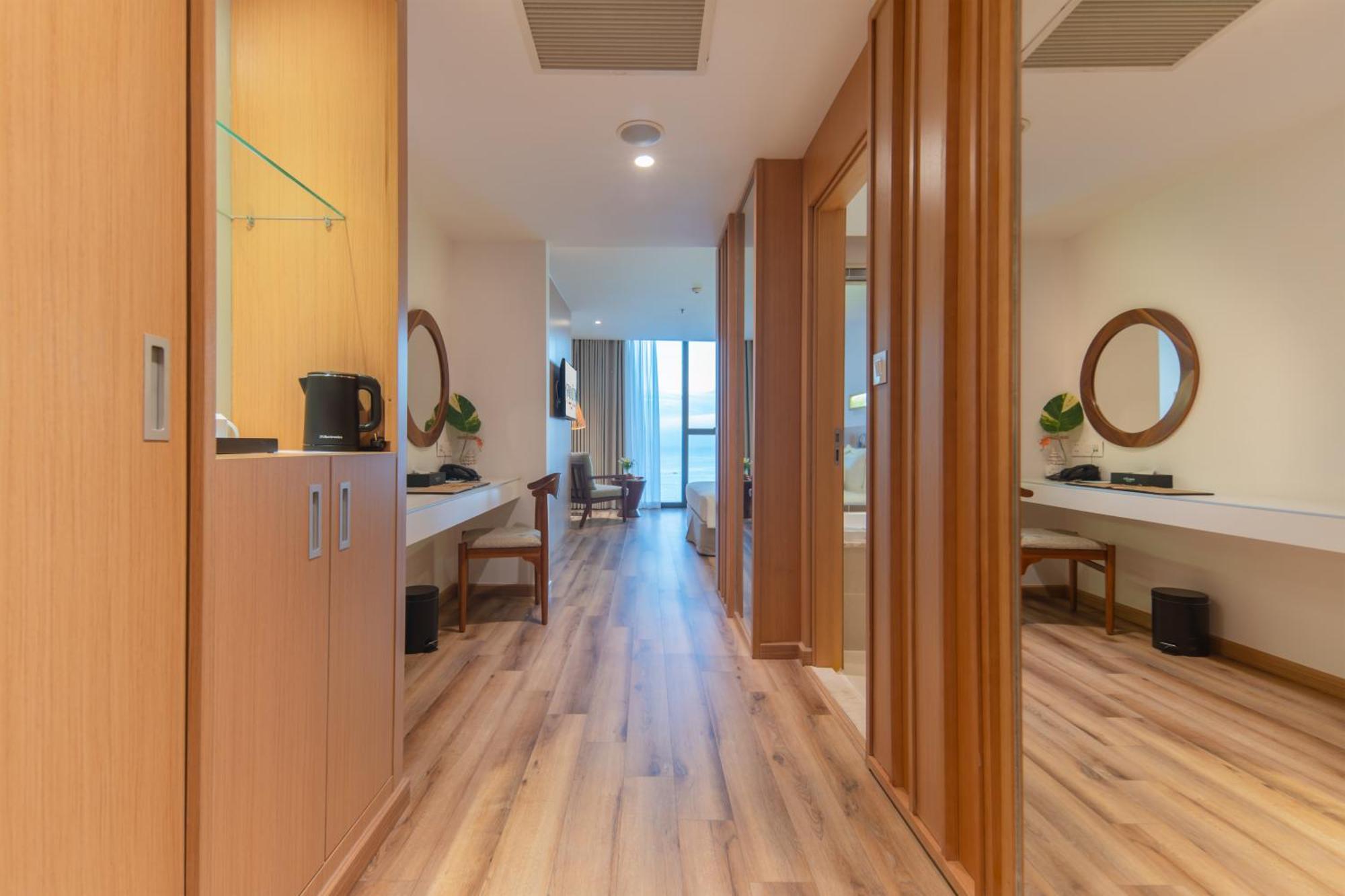 Starcity Hotel & Condotel Beachfront Nha Trang Exterior photo