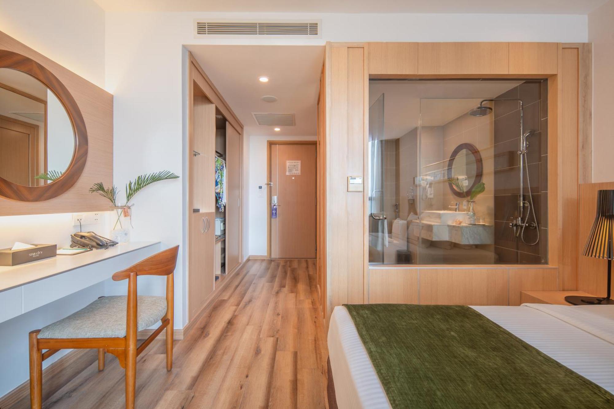 Starcity Hotel & Condotel Beachfront Nha Trang Exterior photo