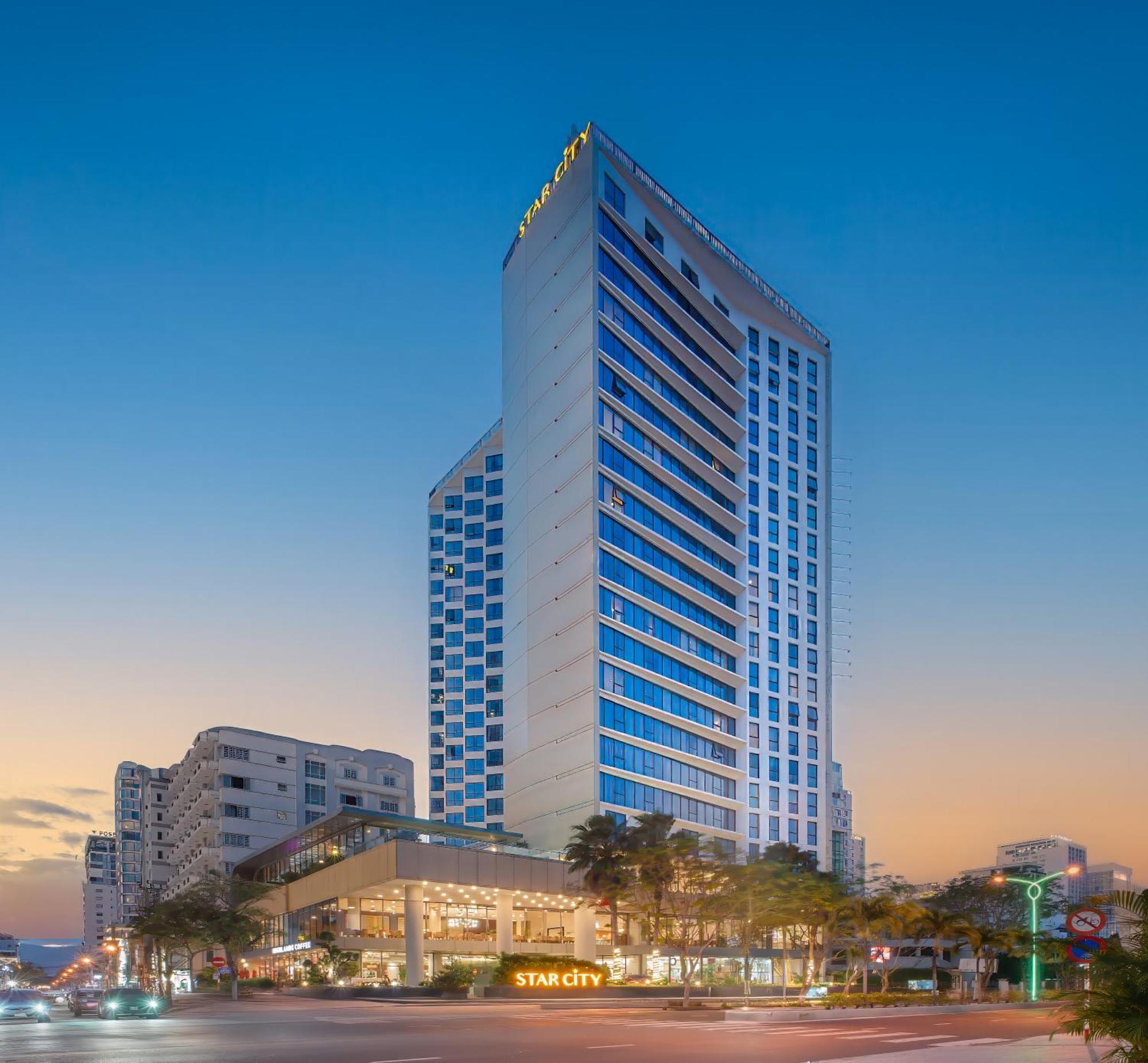 Starcity Hotel & Condotel Beachfront Nha Trang Exterior photo