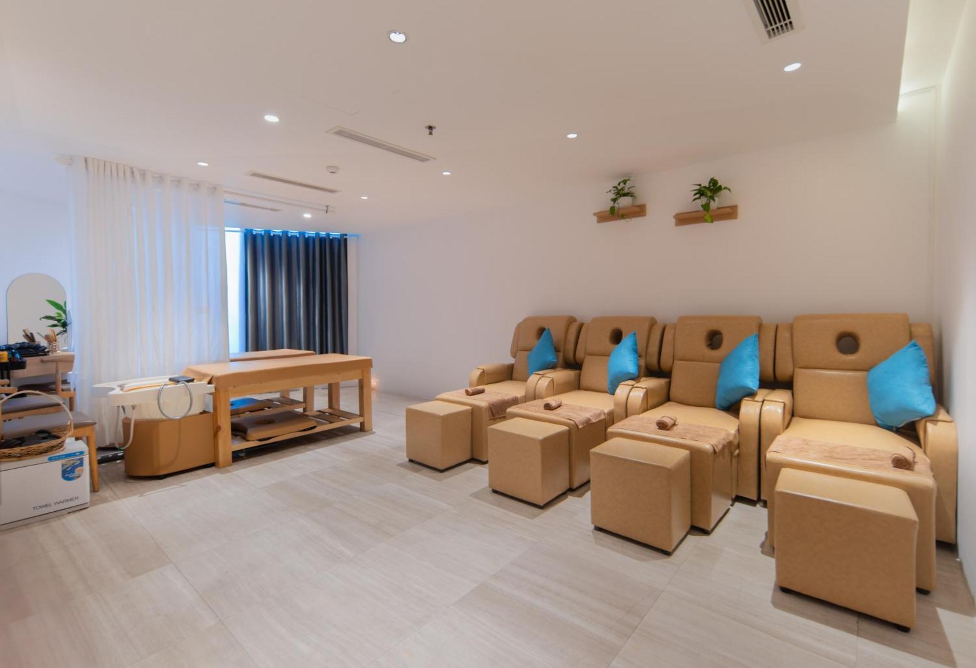 Starcity Hotel & Condotel Beachfront Nha Trang Exterior photo