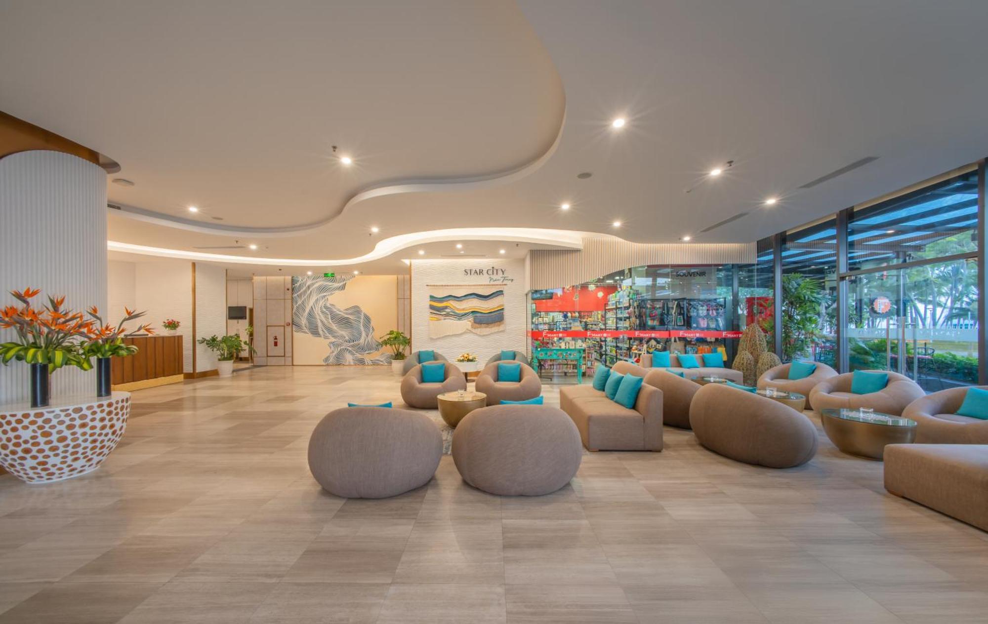 Starcity Hotel & Condotel Beachfront Nha Trang Exterior photo