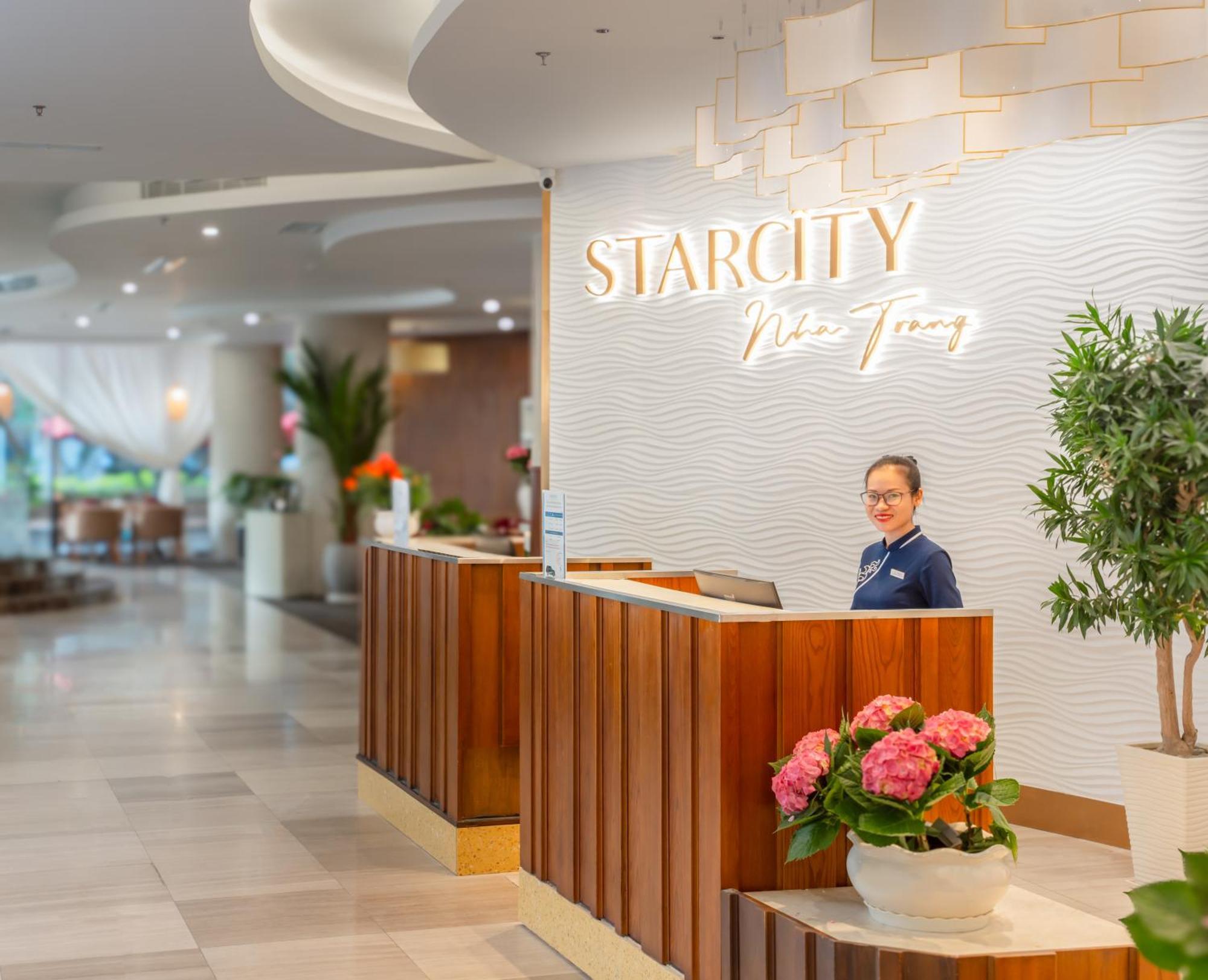 Starcity Hotel & Condotel Beachfront Nha Trang Exterior photo