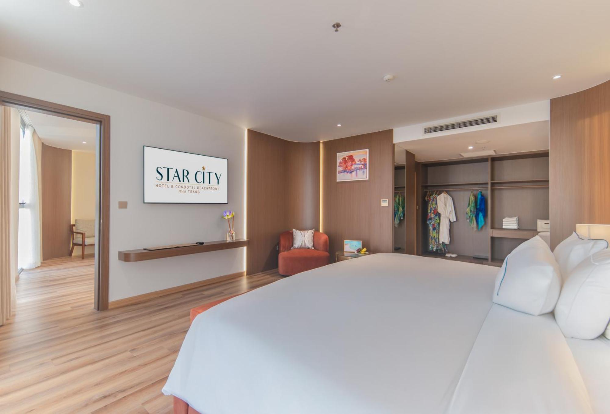 Starcity Hotel & Condotel Beachfront Nha Trang Exterior photo
